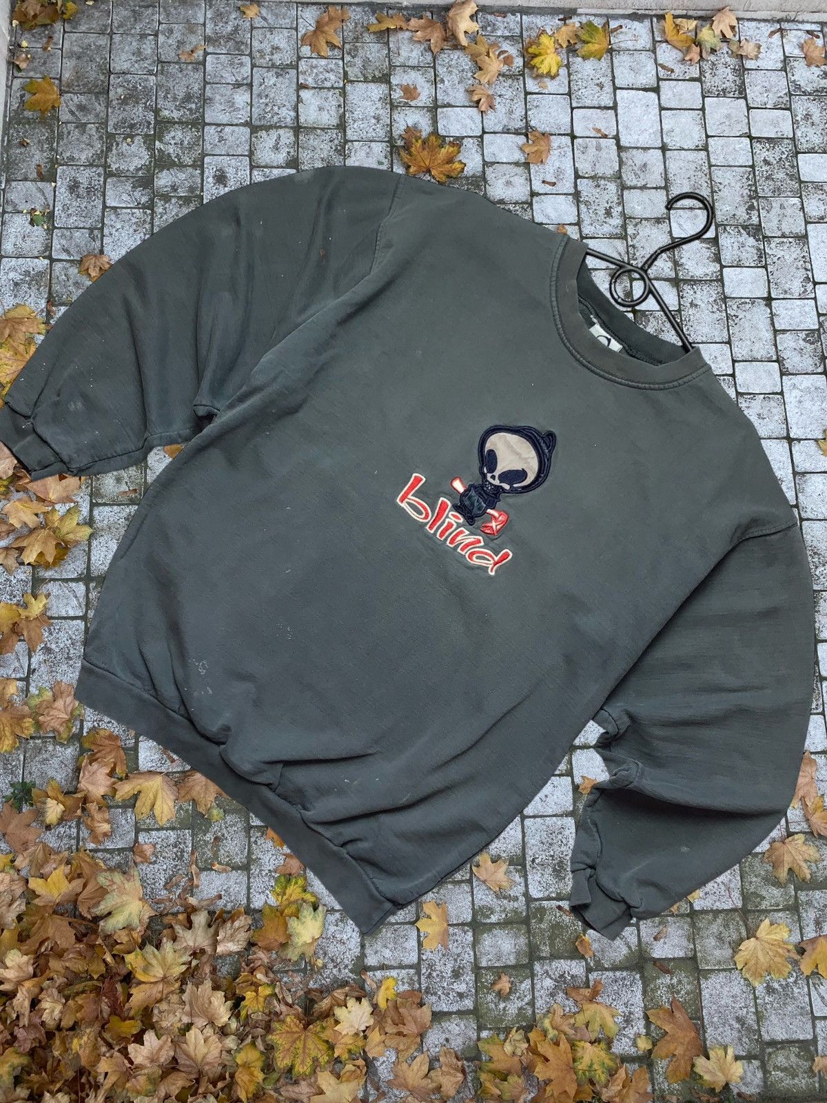 image of Vintage Sweatshirt Blind Logo in Grey, Men's (Size Medium)