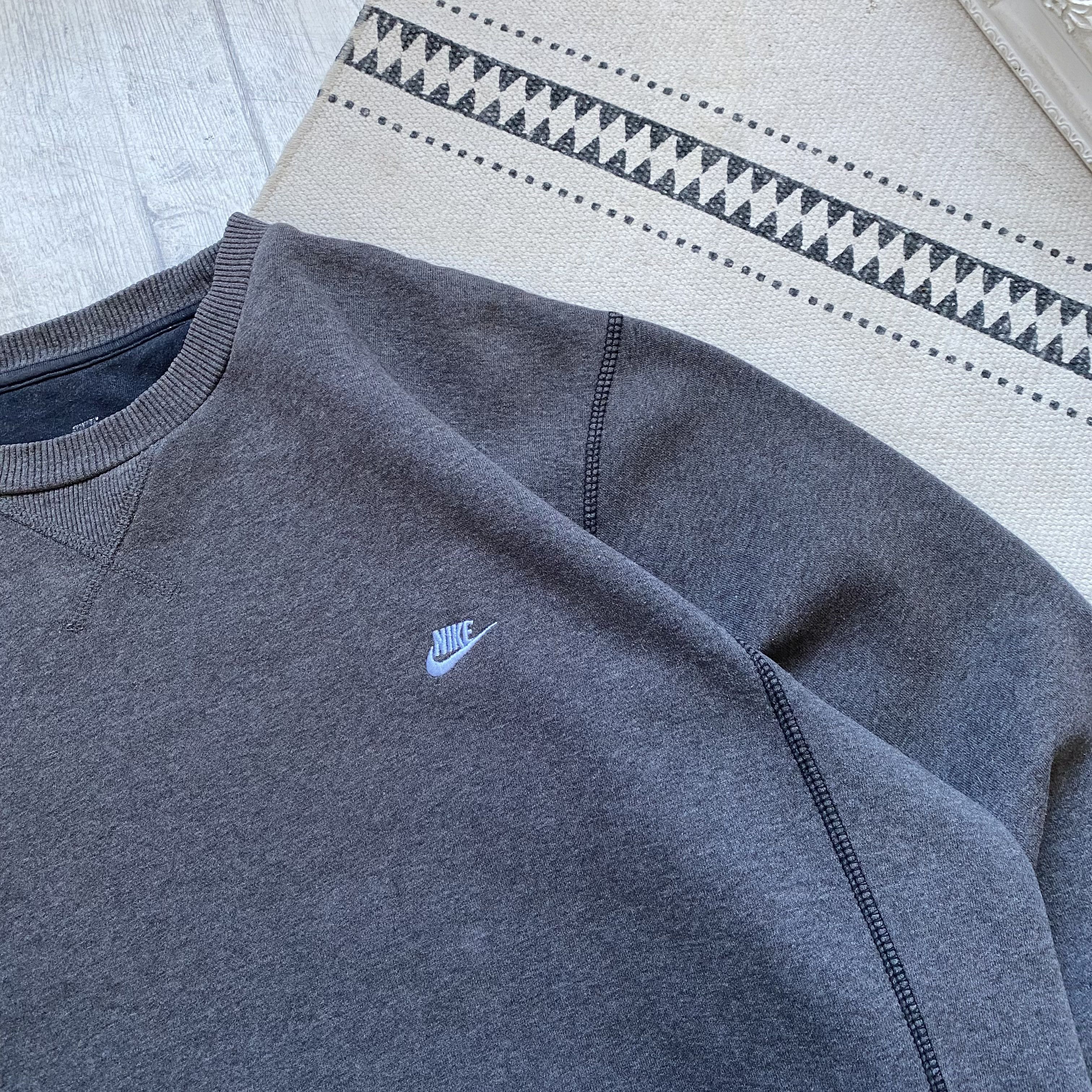Nike 🦍 Vintage 90 Nike boxy sweatshirt Y2K mini swoosh Size US L / EU 52-54 / 3 - 4 Thumbnail