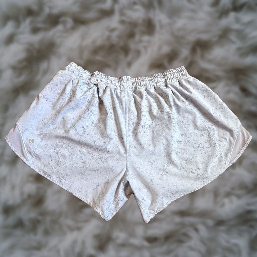 Lululemon VINTAGE Womens Lululemon Hotty Hot Low-Rise Lined Short 4" Gravel Dust Pastel Blue sz 12 Size 34" / US 12 / IT 48 - 1 Thumbnail