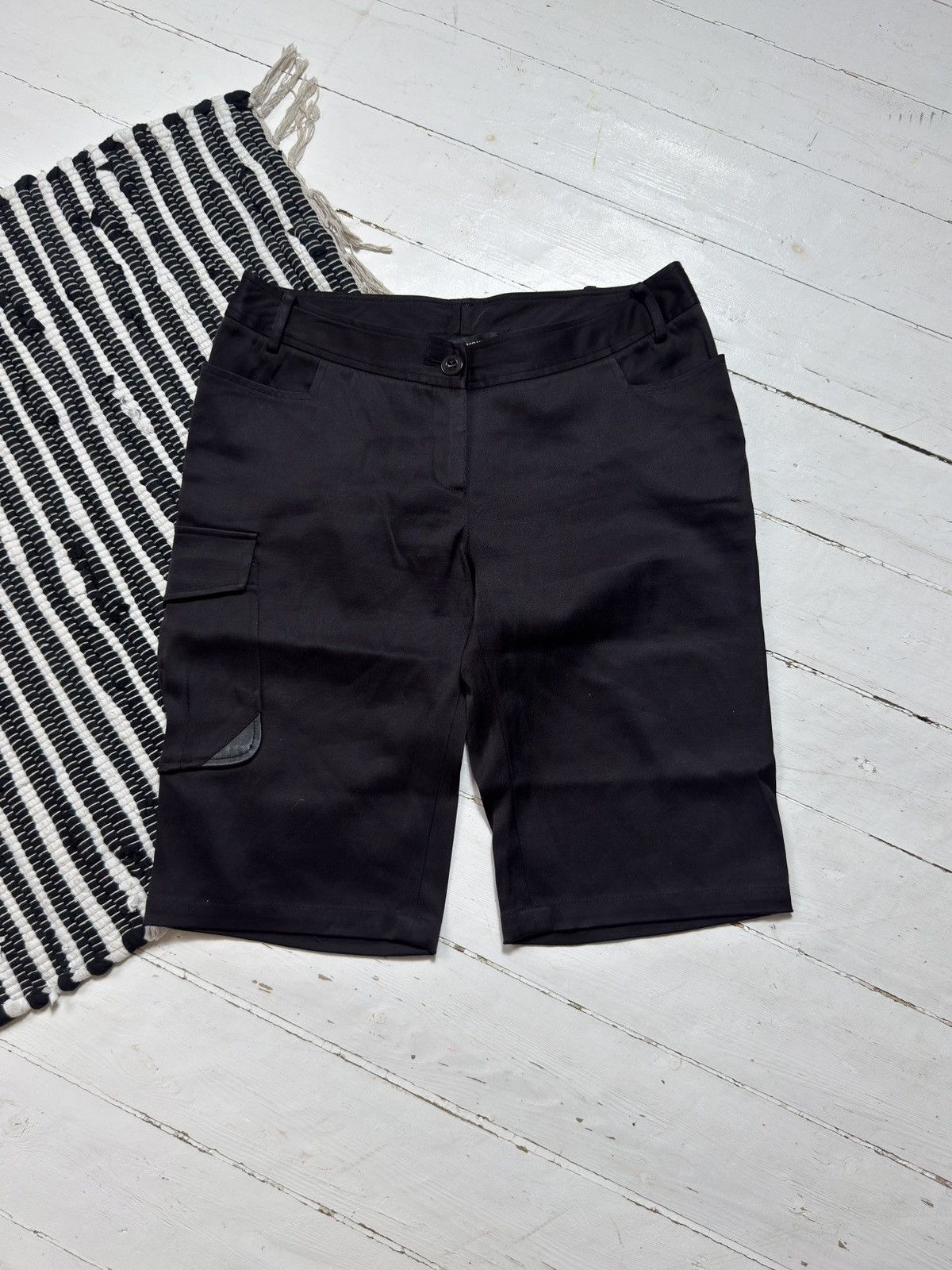 Alexander McQueen VINTAGE ALEXANDER MCQUEEN BASIC SHORTS Size 28" / US 6 / IT 42 - 1 Thumbnail
