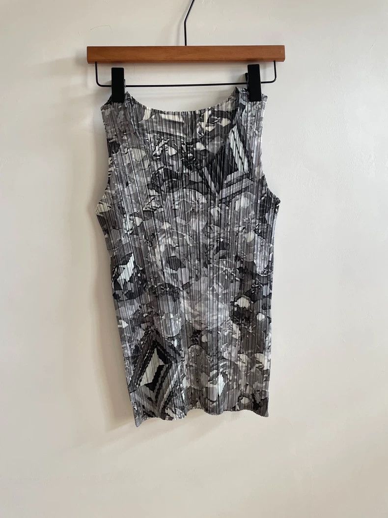 Issey Miyake Issey Miyake Grey gemstone vest Size M / US 6-8 / IT 42-44 - 3 Thumbnail