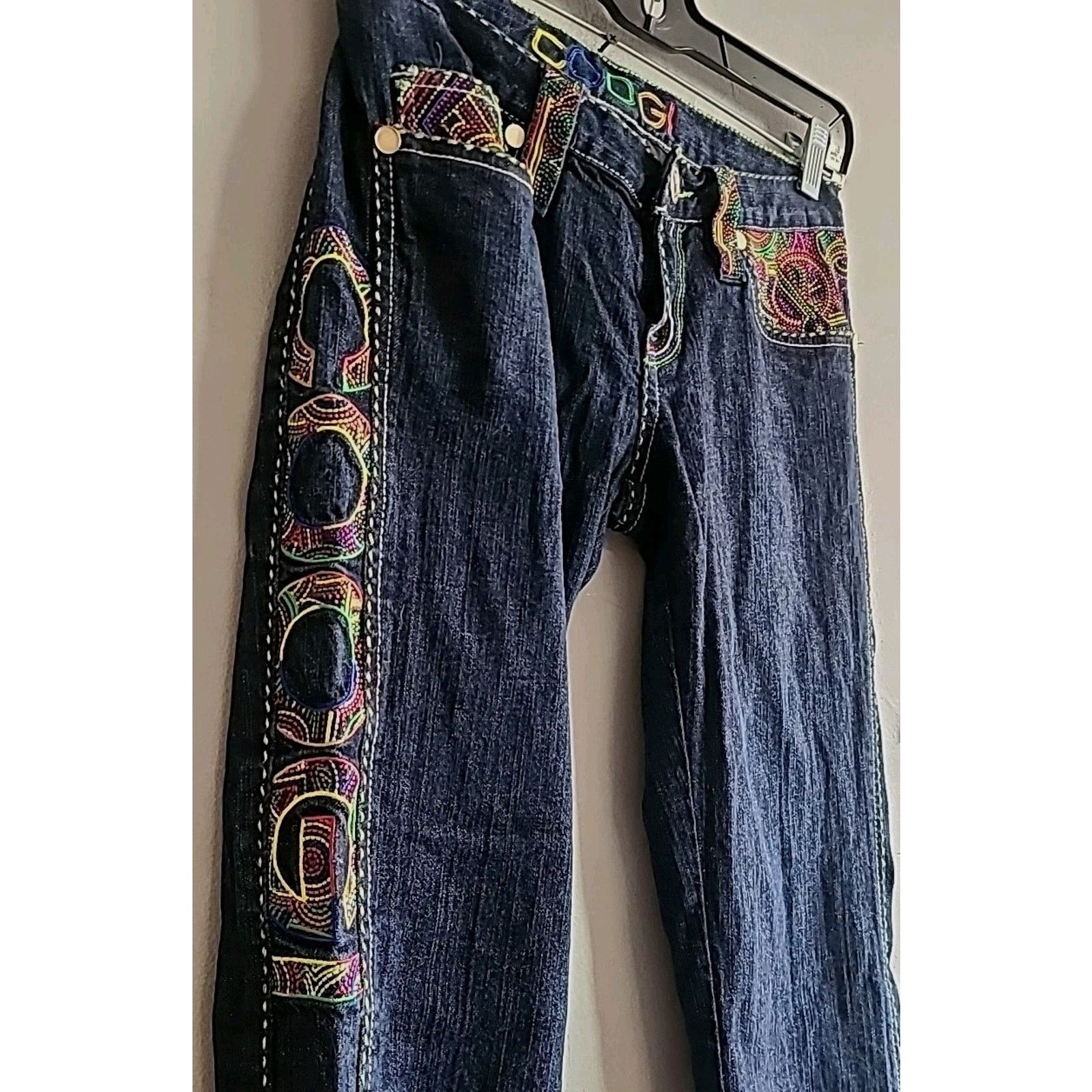 Coogi Women's 7/8 COOGI jeans rainbow embroidered text logo Size 28" / US 6 / IT 42 - 3 Thumbnail