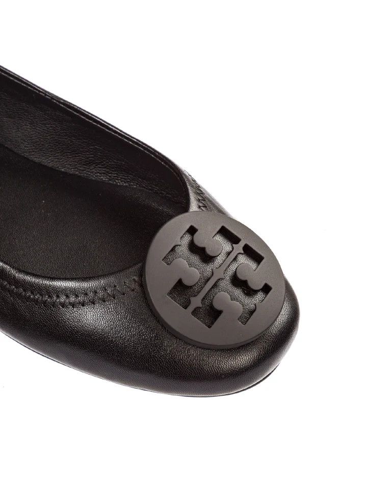 o1s22i1n1024 Shiny Leather Ballet Flats in Black