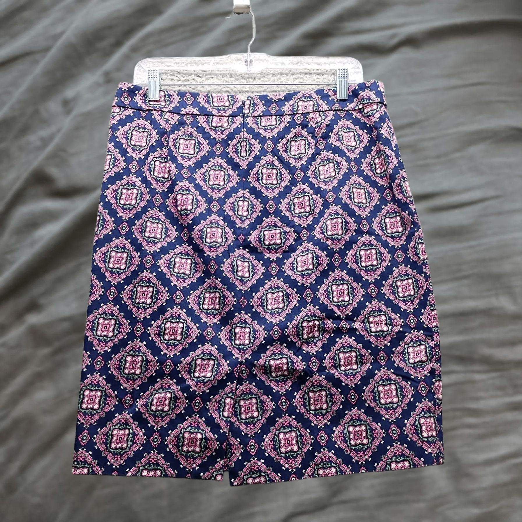 J.Crew J.CREW The Pencil Skirt Womens 8 Multi Geometric Lined Stretch Vented Back Zip Skirt Womens Size 8 Geometric Multicolor 90s Outdoor Pencil Mens? Size 30" / US 8 / IT 44 - 1 Thumbnail
