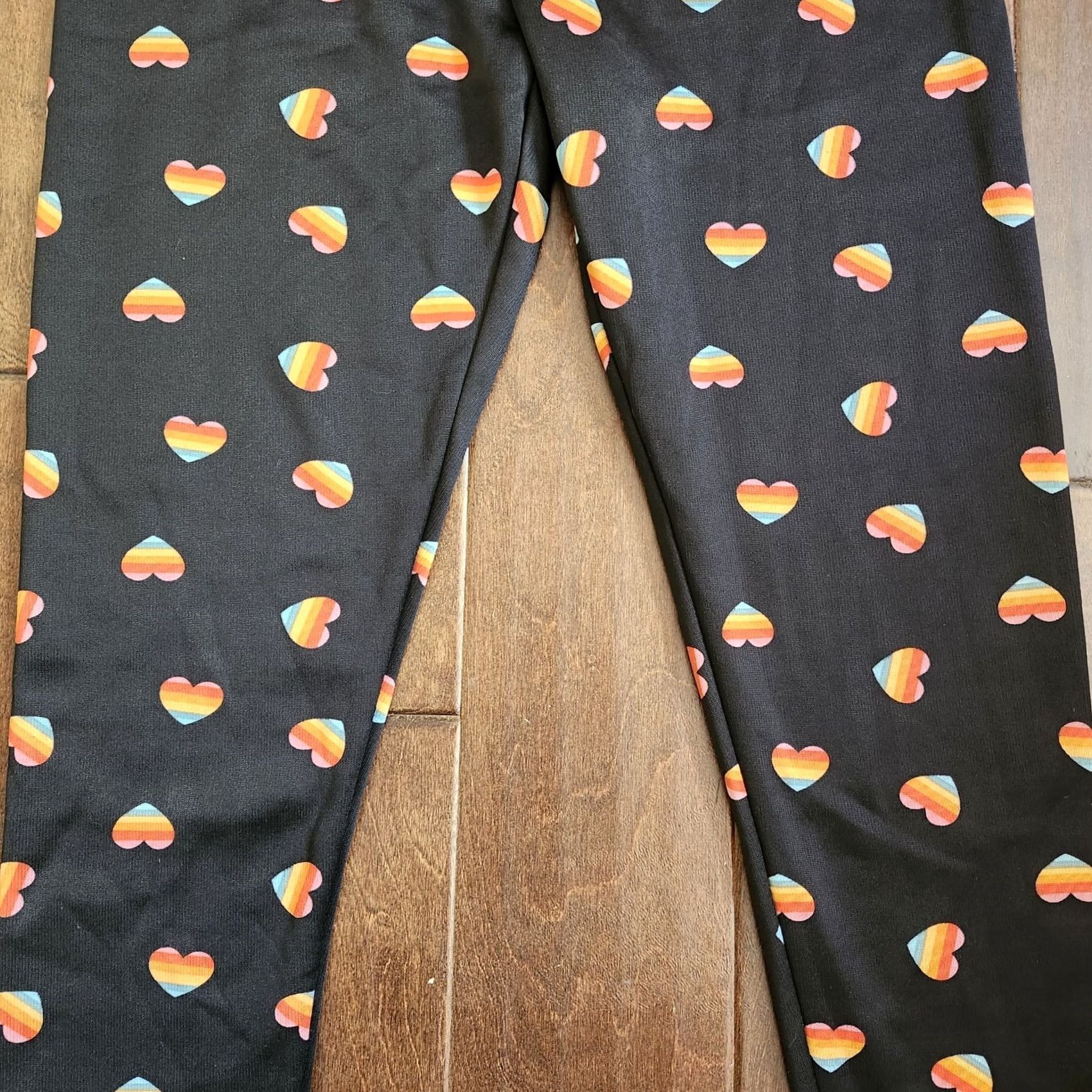 Rainbow Serra Women's Leggings - Black Rainbow Heart - M - Ankle - Polyester Spandex - Regular - Machine Washable - Casual Travel - Heart Pattern - Women Size 32" / US 10 / IT 46 - 4 Thumbnail