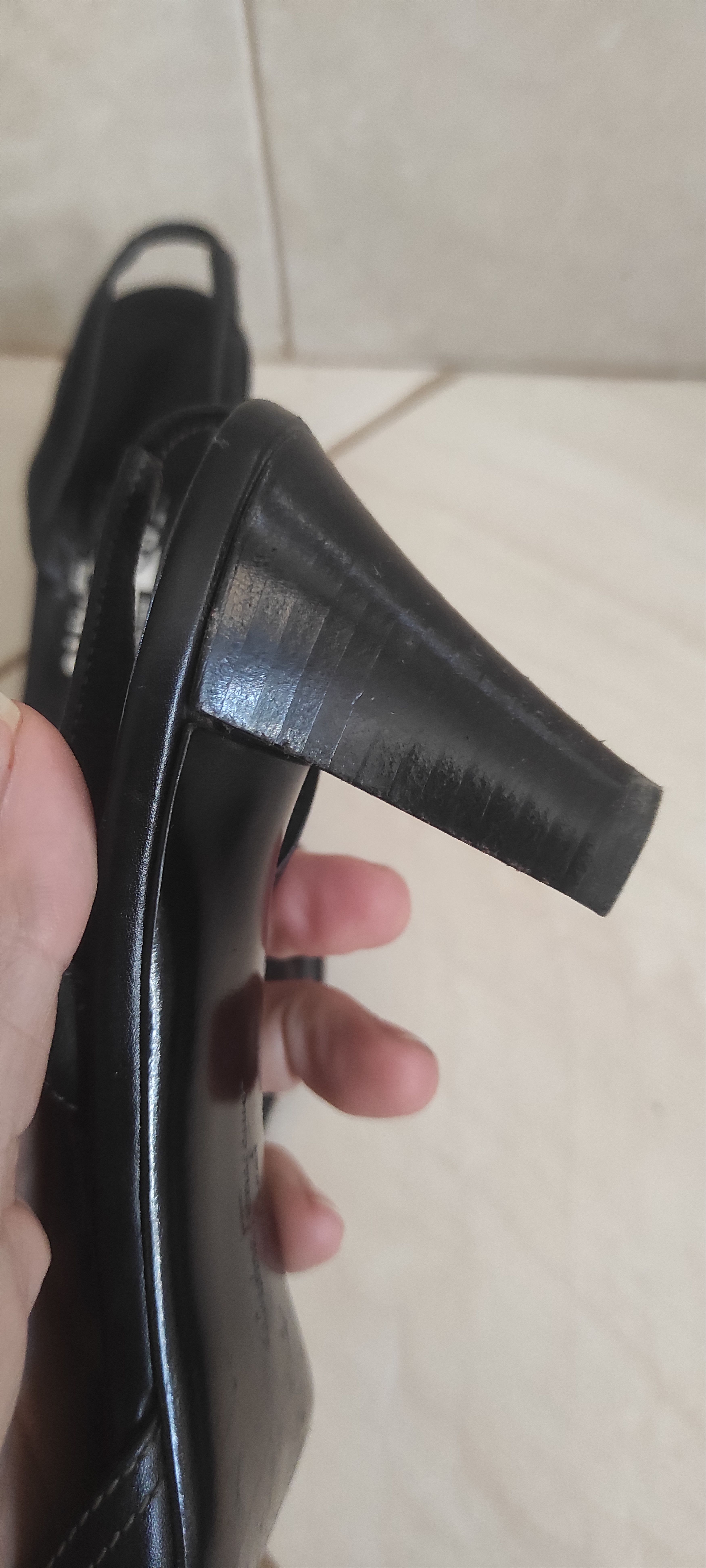Salvatore Ferragamo Salvatore Ferragamo Black Strap Leather Sandals Size US 8 / IT 38 - 8 Thumbnail