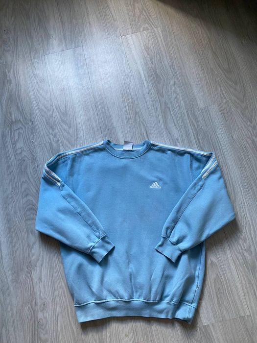 Vintage baby blue online adidas sweatshirt