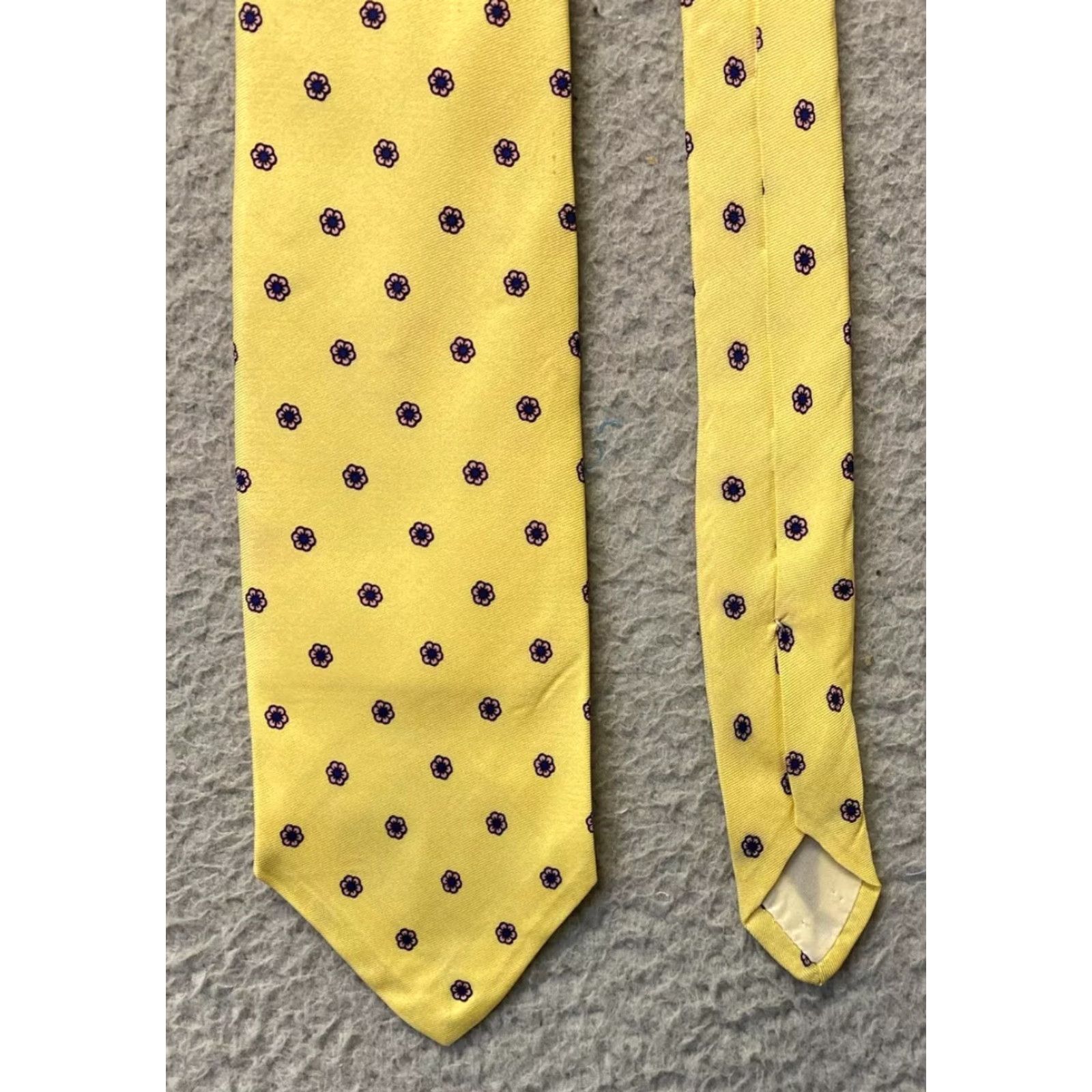 Brooks Brothers VINTAGE Brooks Brothers Men's Silk Tie Geometric Necktie Classic One Size Yellow Made in Italy Size ONE SIZE - 2 Thumbnail