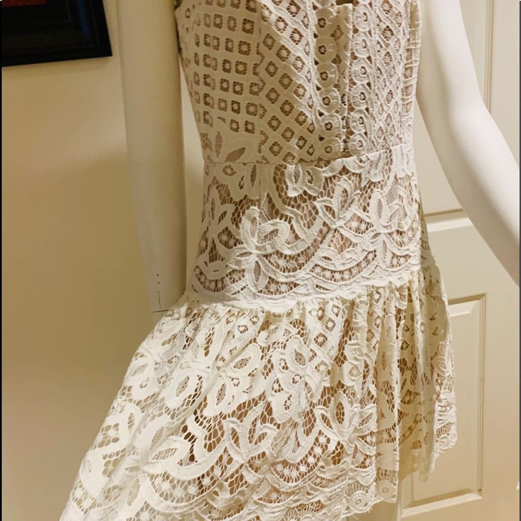 Other BCBG White Lace beige Liners Halter Dress Size 12 Size XL / US 12-14 / IT 48-50 - 3 Thumbnail