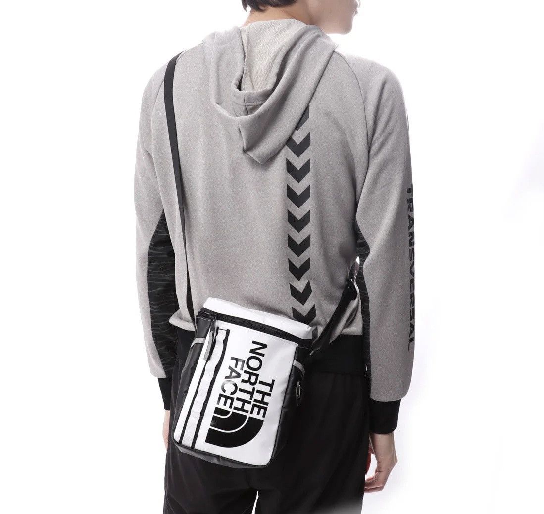 Japanese Brand × The North Face The North Face Sling Bag Waterproof Size ONE SIZE - 10 Thumbnail