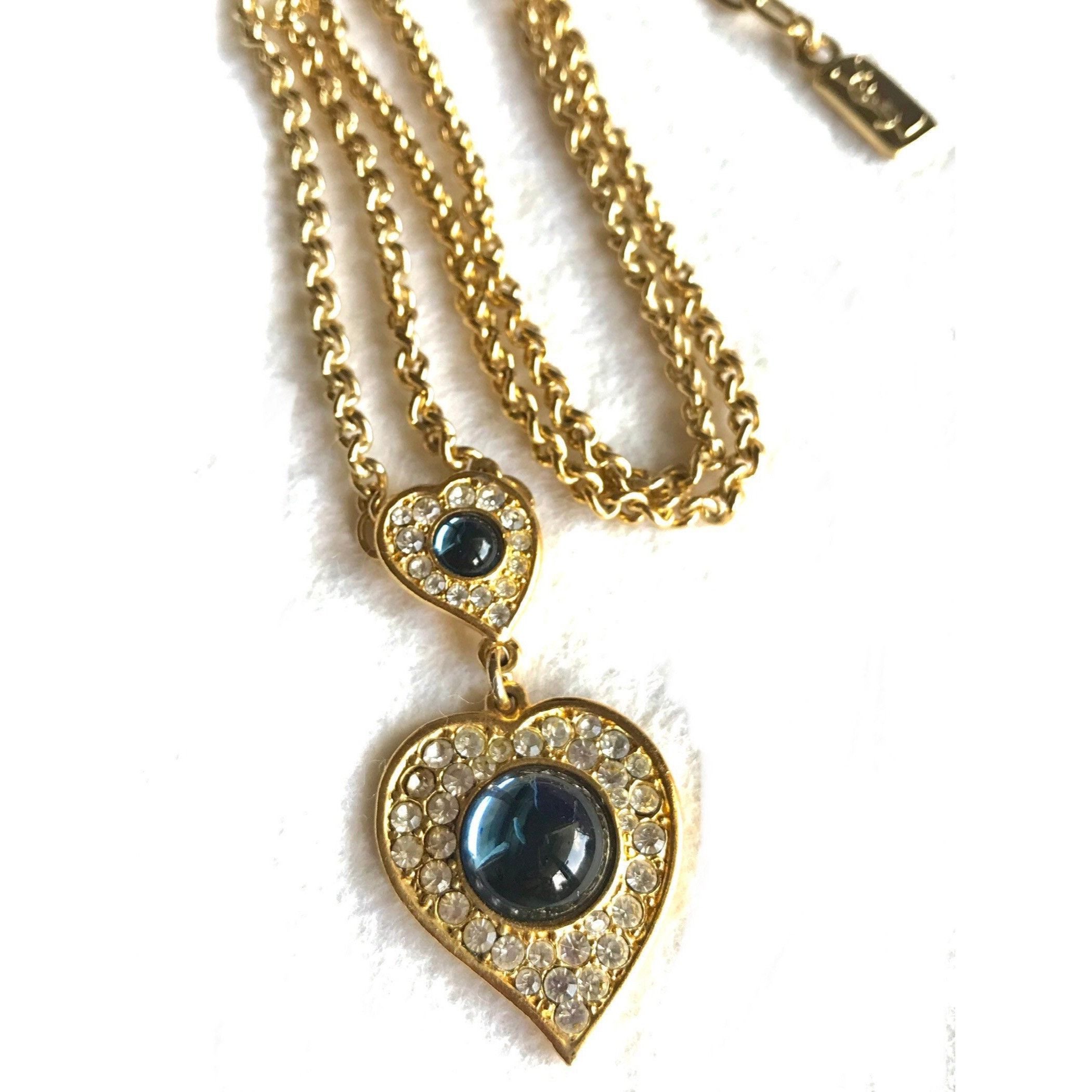 Yves Saint Laurent MINT. Vintage Yves Saint Laurent necklace with heart top Size ONE SIZE - 1 Thumbnail