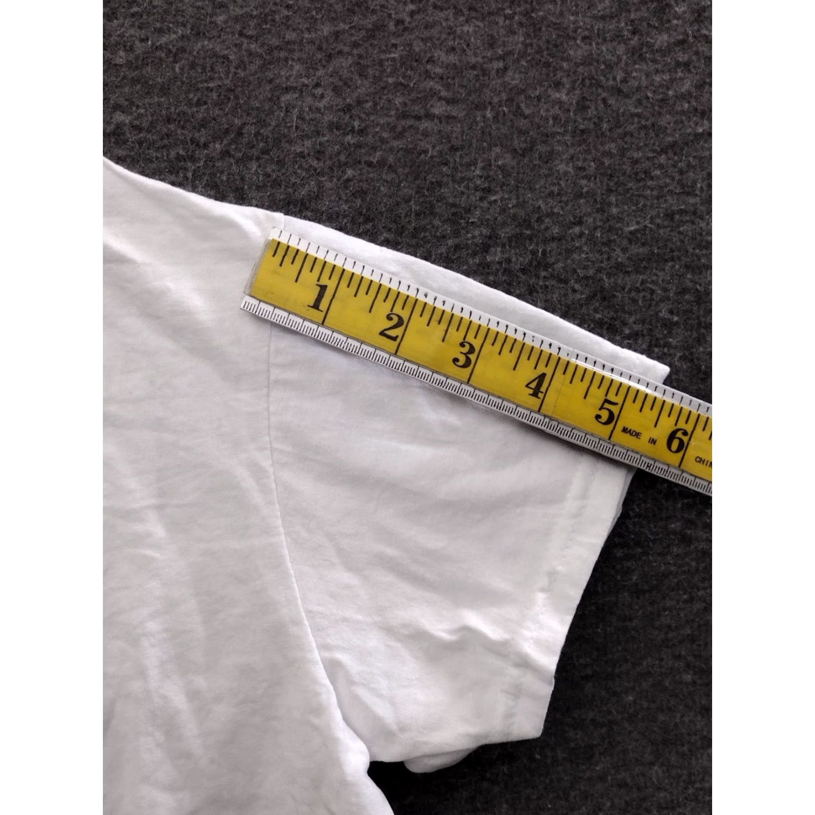 Hanes Hanes Unissex Cotton Blend Tee 2 Pack Shirt L White Crew Neck Short Sleeve Cotton T-Shirt Regular Fit Unisex Adults 90s tee? Size US L / EU 52-54 / 3 - 5 Thumbnail