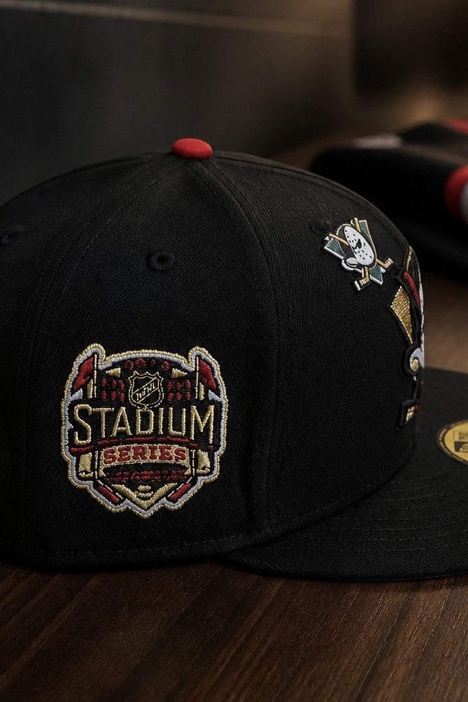 New Era Exclusive Anaheim Ducks NHL 7 1/8 59fifty Black/Gray Bottom Size ONE SIZE - 4 Thumbnail
