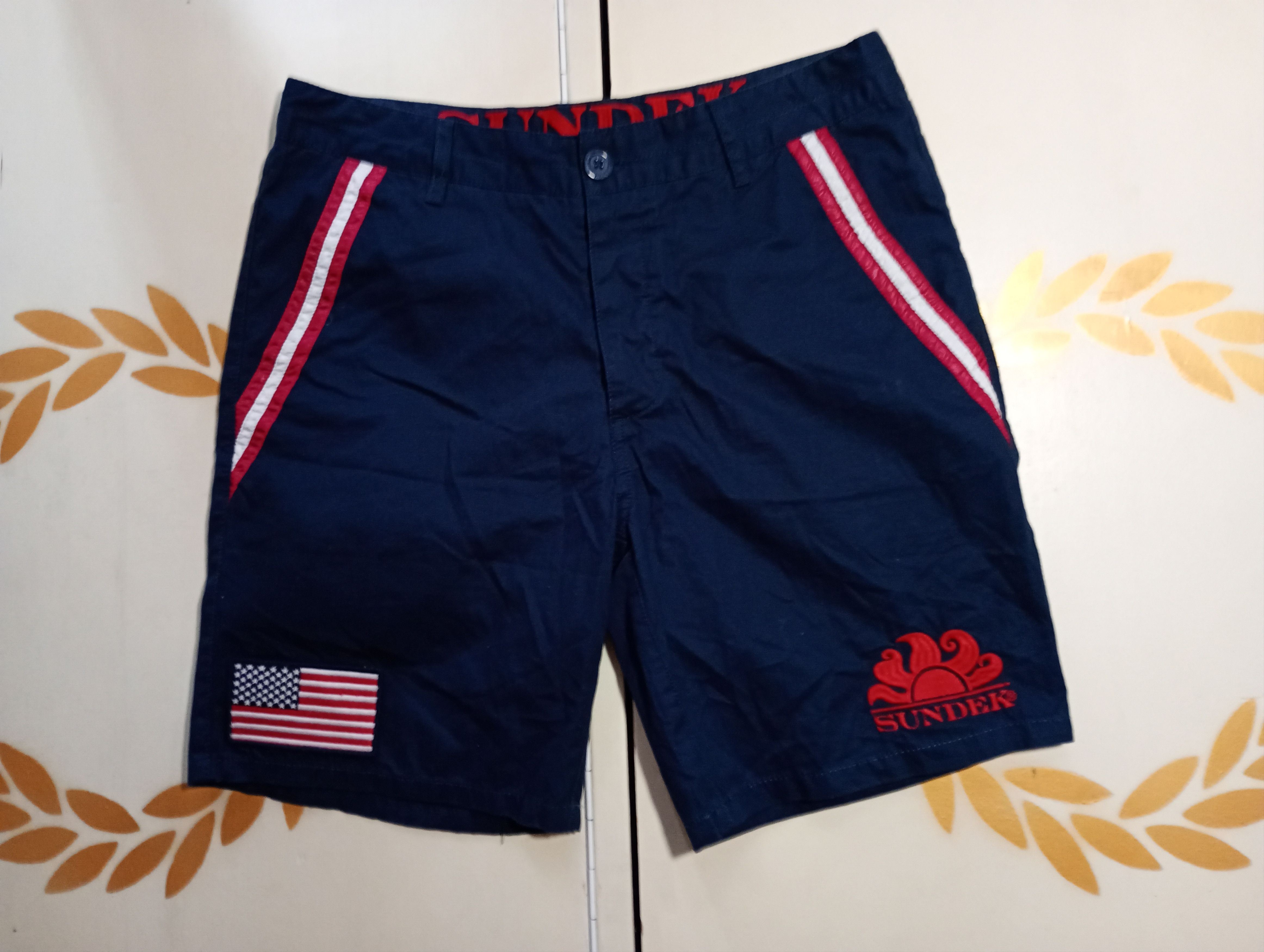 Sundek Sundek Patch Flag USA Chino Shorts size 30 Size US 30 / EU 46 - 1 Thumbnail
