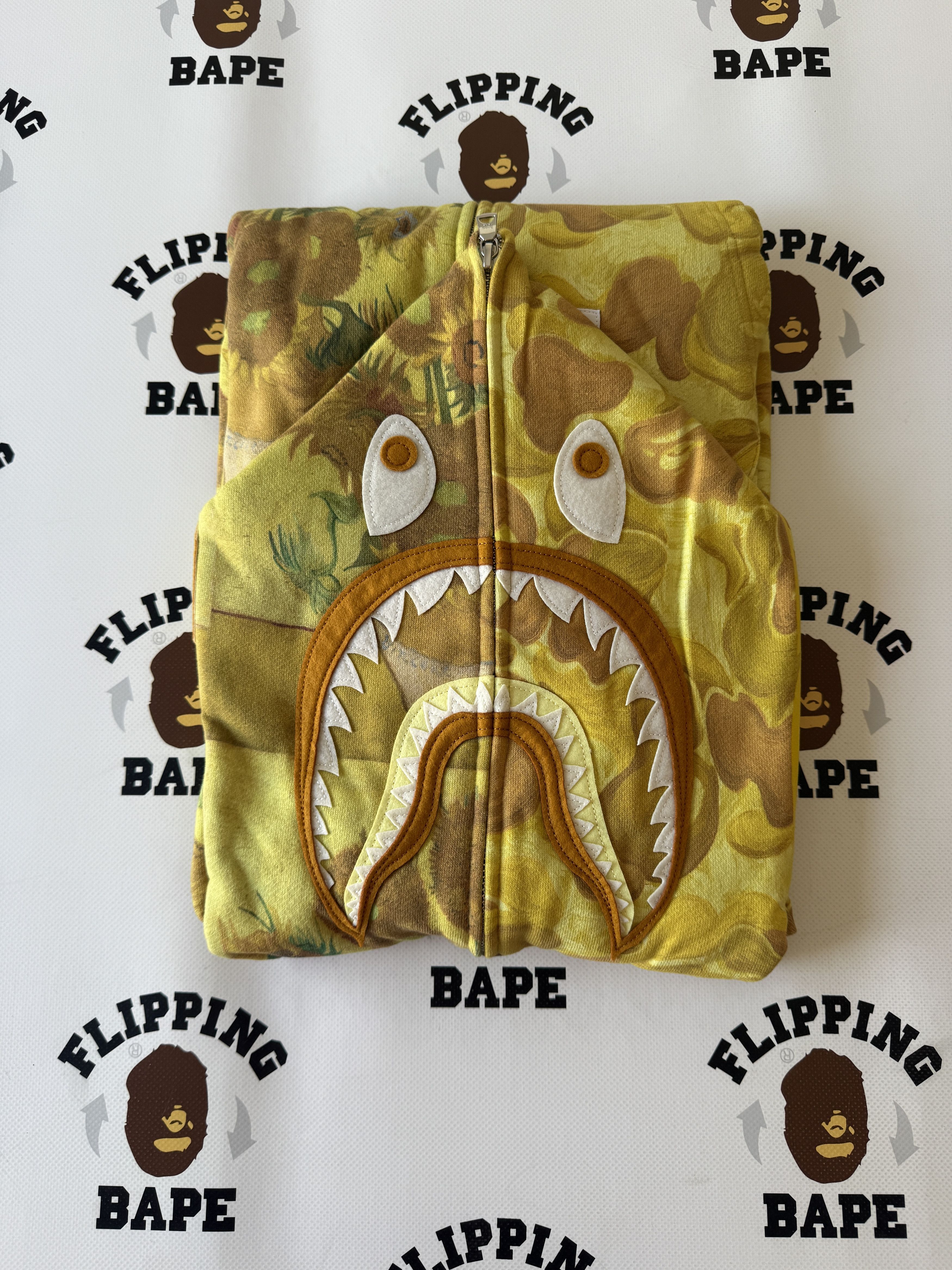 Bape BAPE X VAN GOGH MUSEUM SHARK FULL ZIP HOODIE Size US L / EU 52-54 / 3 - 18 Thumbnail