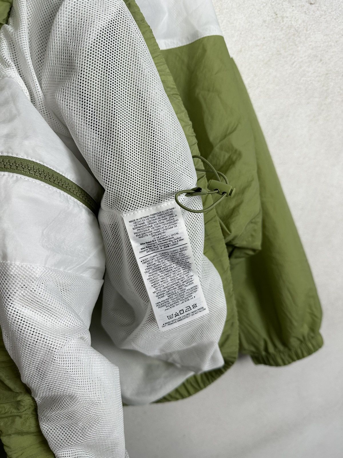 Nike × Vintage DSWT Nike Nylon Track Jacket Swoosh Oversize Size US XXL / EU 58 / 5 - 6 Thumbnail