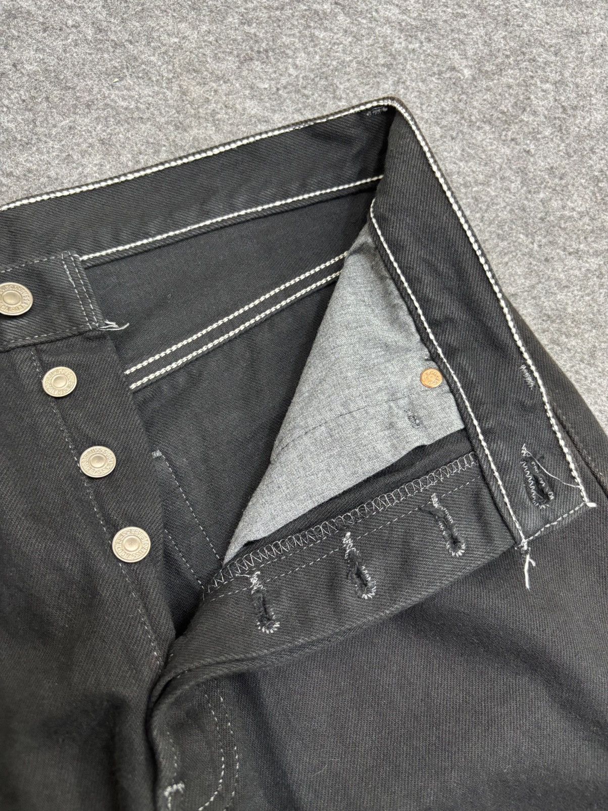 Levi's Vintage Clothing 💥90s💥Vintage Levis 501 Original Cut Superblack Denim F605 Size US 31 - 11 Thumbnail