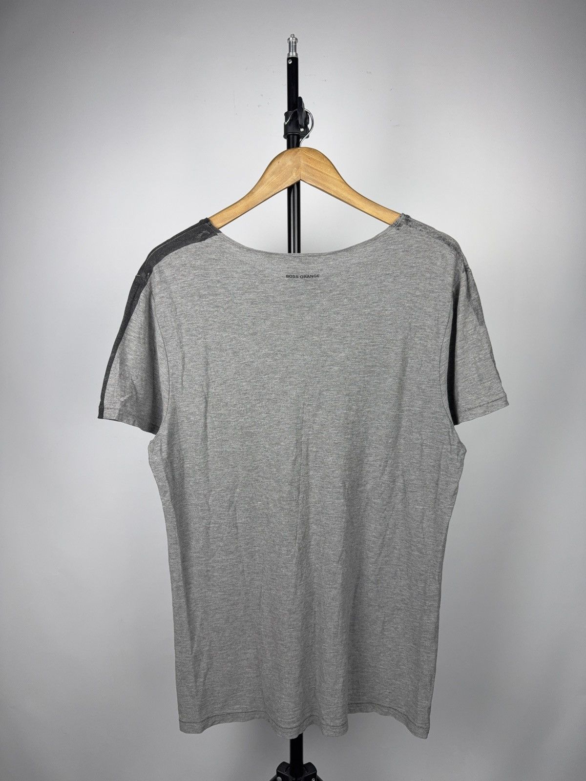 Hugo Boss 00s Retro Hugo Boss Orange Graphic Motel Palm Tee Men’s M Size US M / EU 48-50 / 2 - 9 Thumbnail