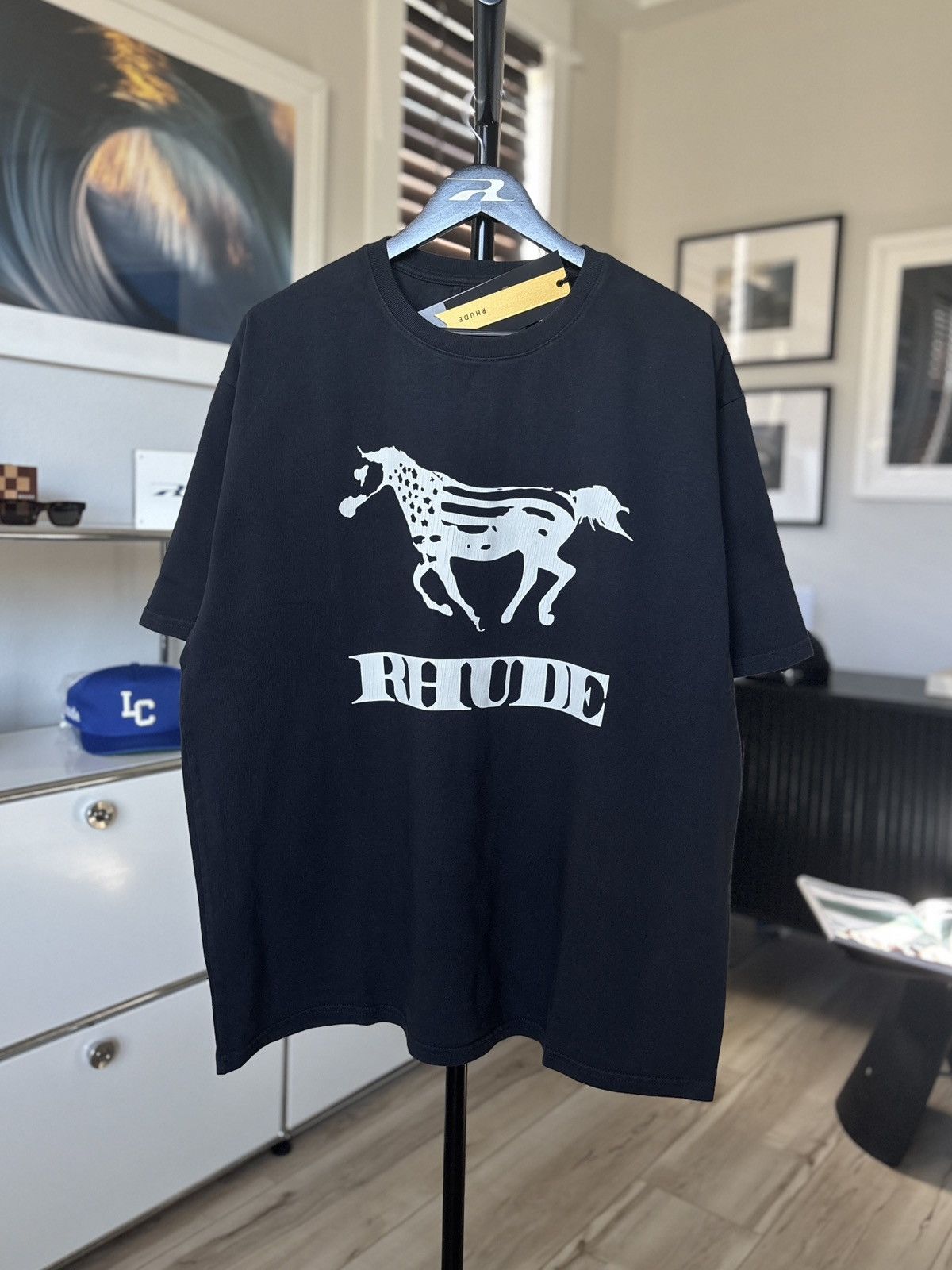 RHUDE HORSE LOGO GRAPHIC TEE