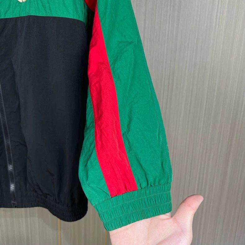 Gucci Gucci Size 10 Red and green embroidered letter zipper wind Size US M / EU 48-50 / 2 - 4 Thumbnail