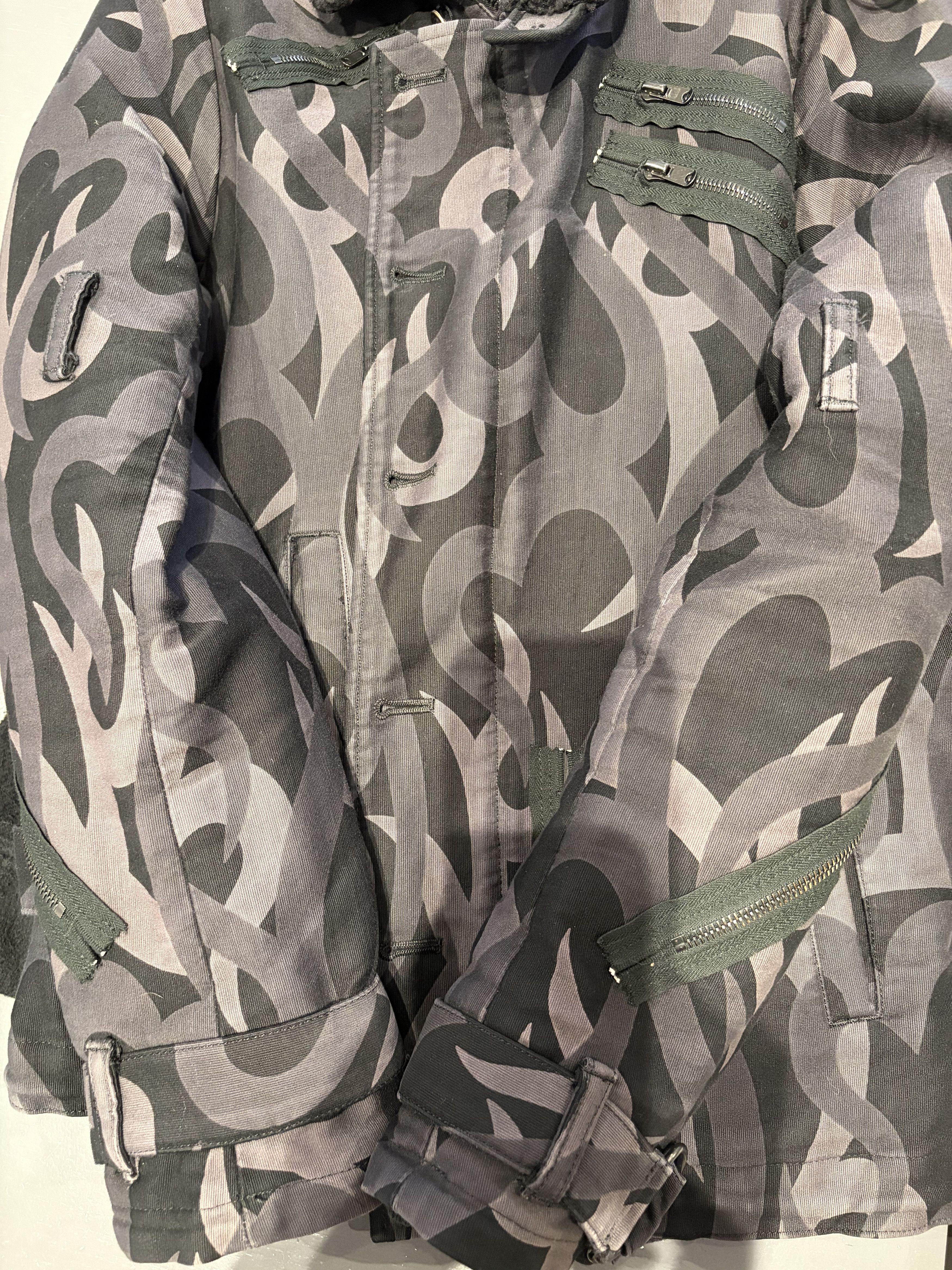 Number (N)ine AW04 Number (N)ine Tribal Heart Tear Camo Jacket Size US M / EU 48-50 / 2 - 6 Thumbnail