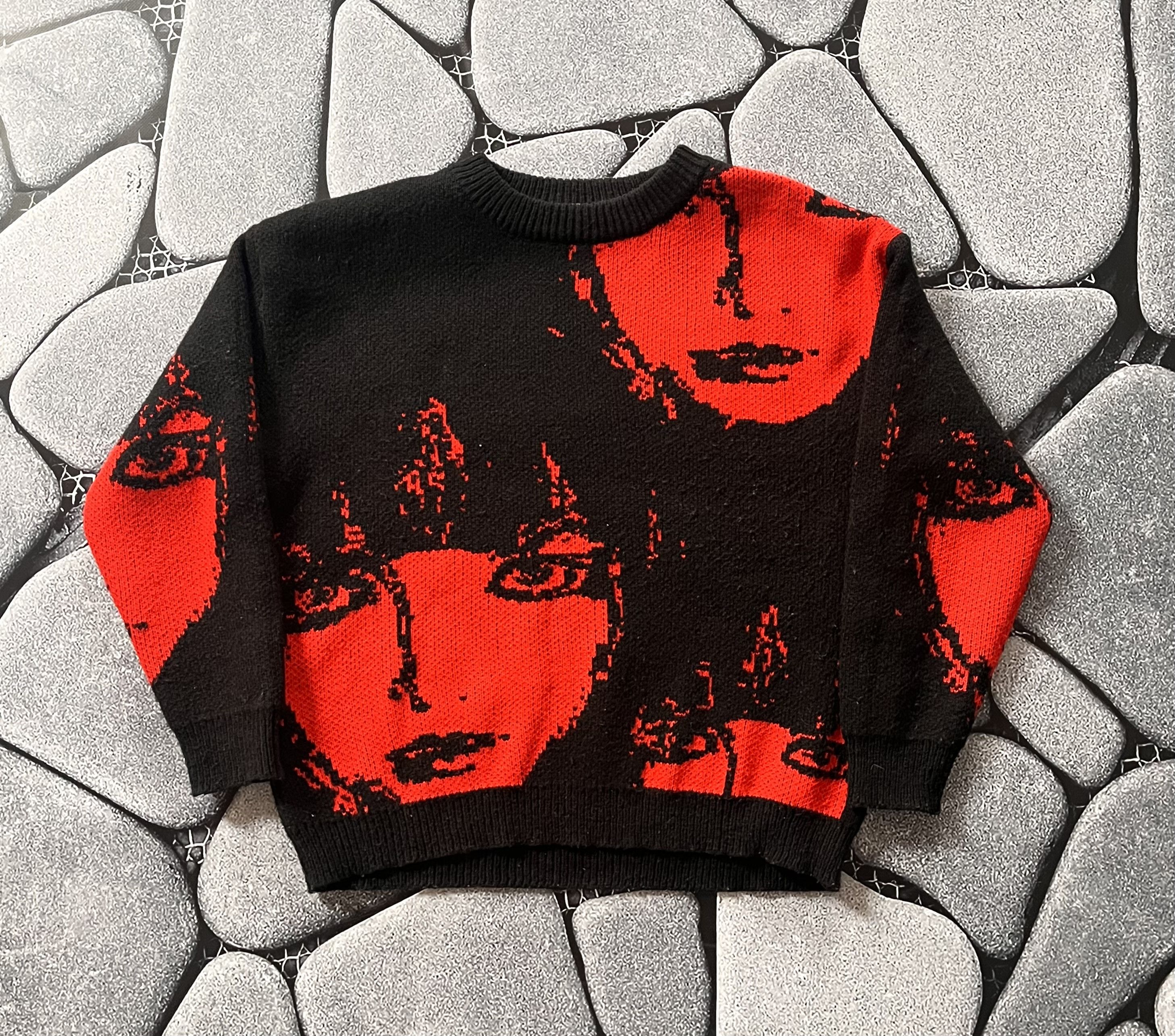 Other VINTAGE GOTHIC FACE PRINT SWEATER KNIT RED BLACK GRAPHIC Size US M / EU 48-50 / 2 - 1 Thumbnail