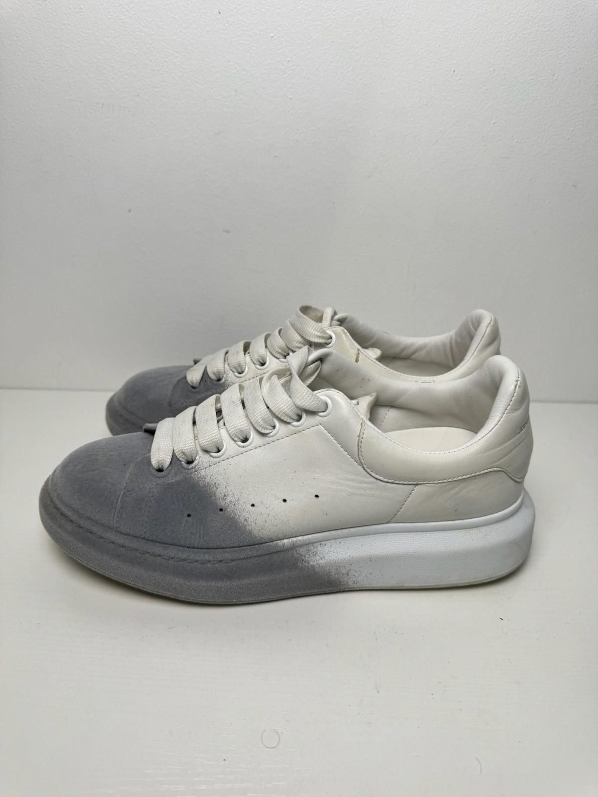Alexander McQueen Alexander McQueen Oversized Spray Paint Sneaker SZ 43 White Size US 10 / EU 43 - 3 Thumbnail