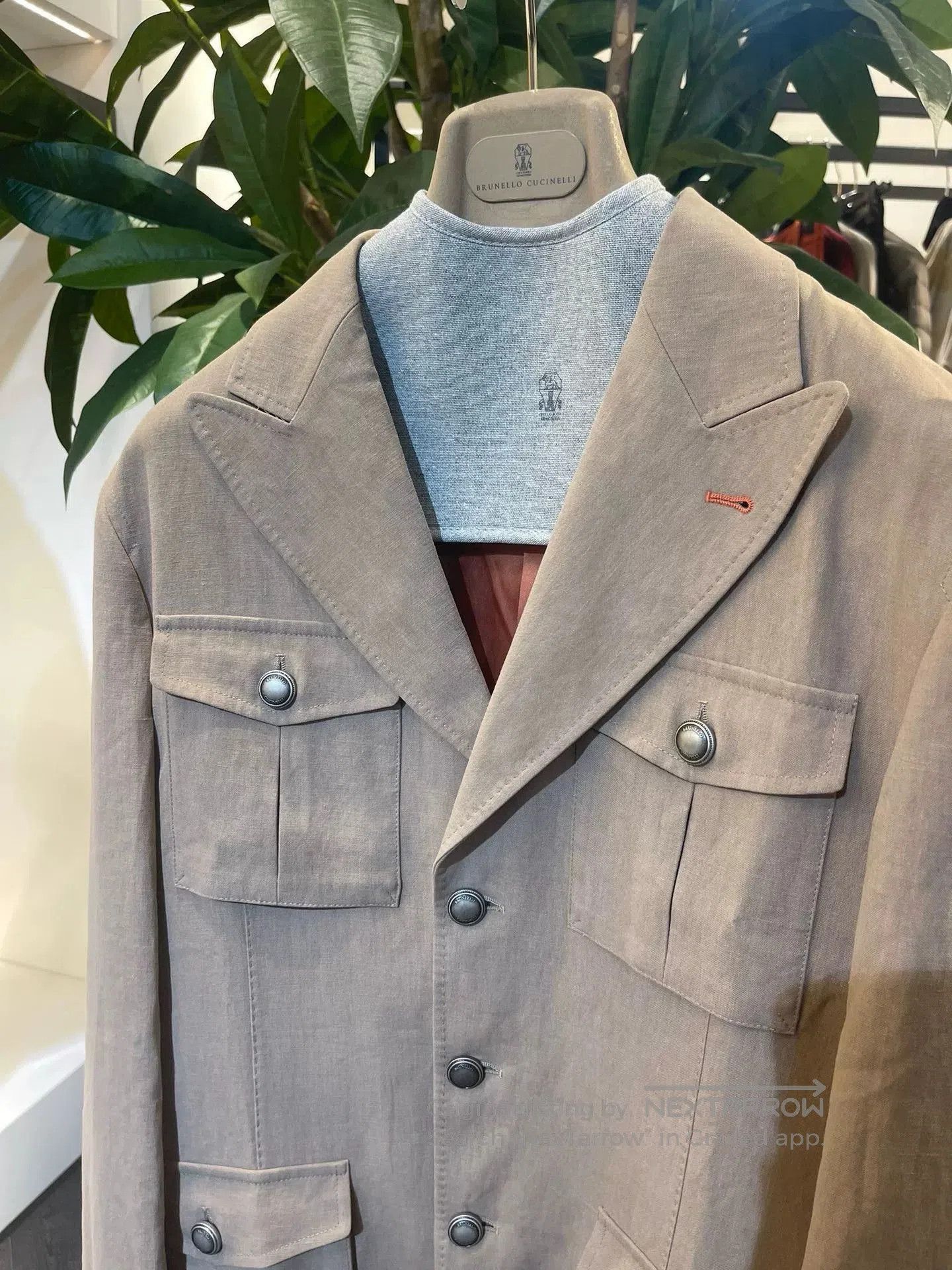 Brunello Cucinelli Classic Khaki Hunting Jacket for Men. Size US M / EU 48-50 / 2 - 4 Thumbnail
