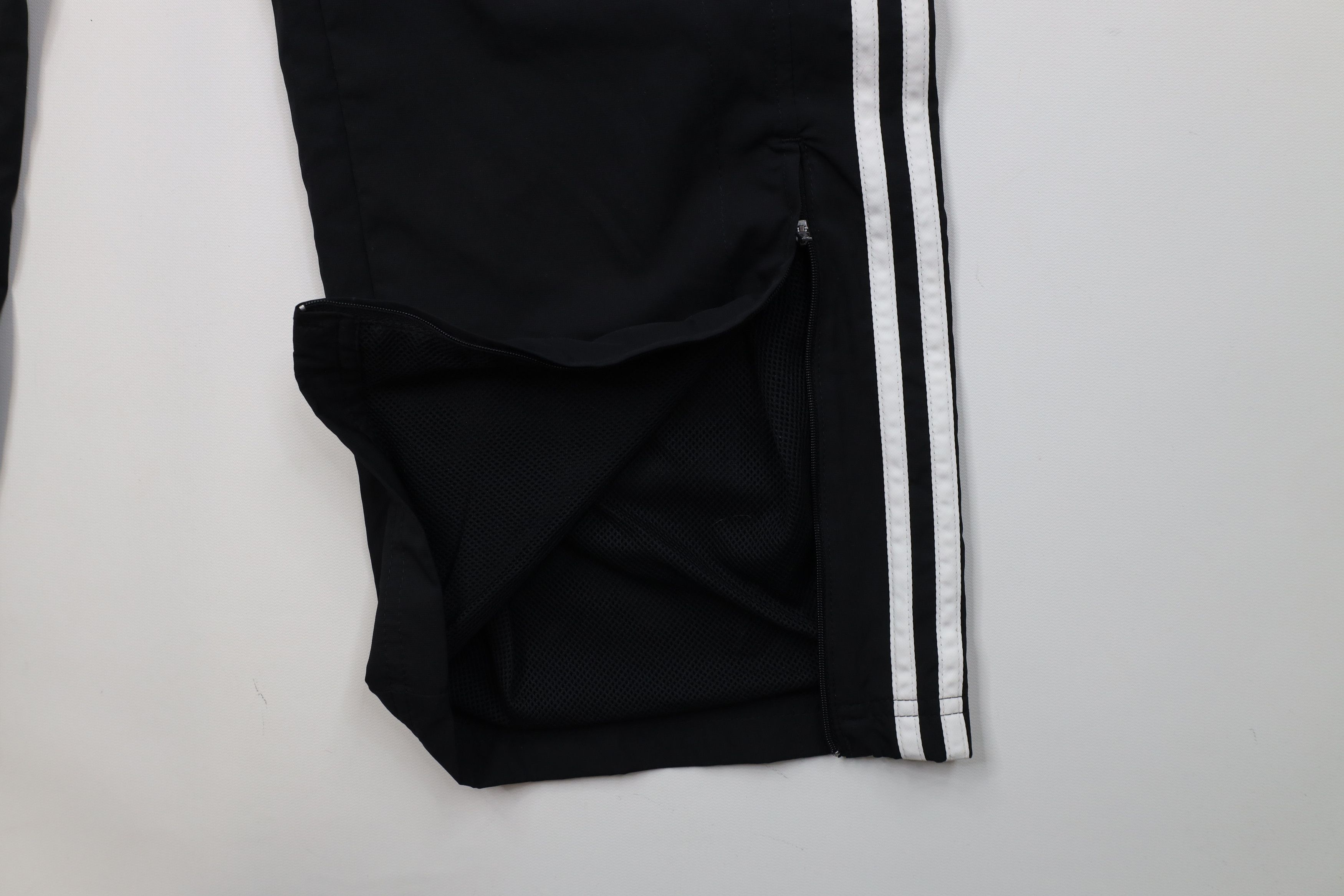 Adidas Vintage Y2K Adidas Lined Wide Leg Windbreaker Pants Black Size US 34 / EU 50 - 5 Thumbnail