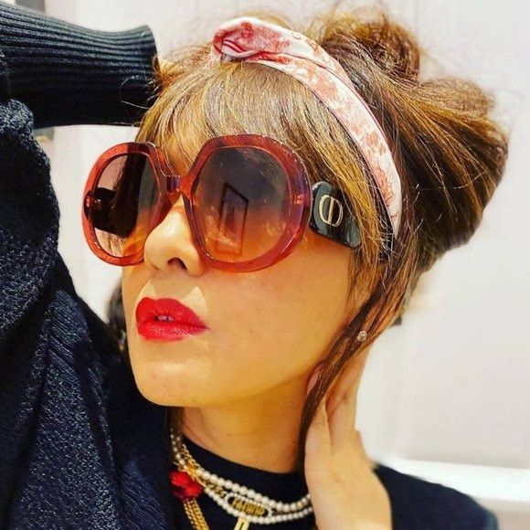 image of New Dior Diorbobby R1U 42Fr Sunglasses in Red, Women's