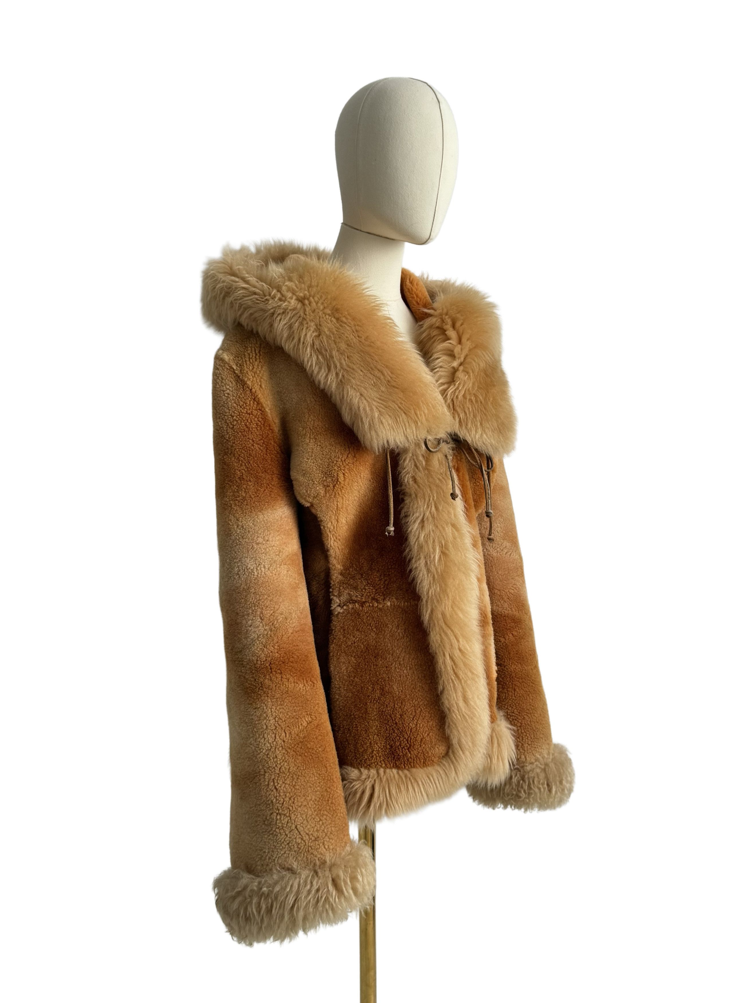 Vintage Vintage Real Sheepskin Hooded Jacket Size L / US 10 / IT 46 - 1 Thumbnail