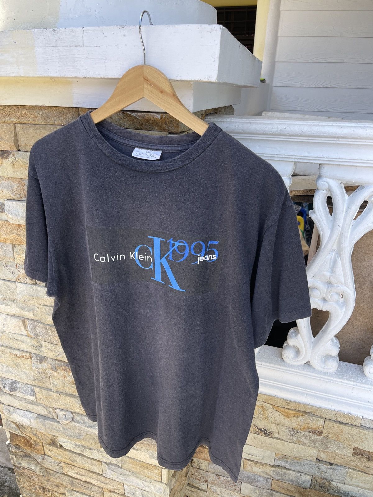 Calvin Klein Rare🔥Vtg90s Archive CALVIN KLEIN Sun Faded T Shirt Size US XL / EU 56 / 4 - 3 Thumbnail