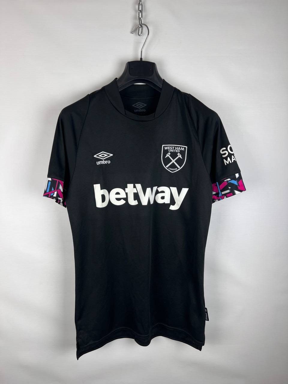 Umbro West ham United Umbro 2022-23 jersey size S Size US S / EU 44-46 / 1 - 1 Thumbnail