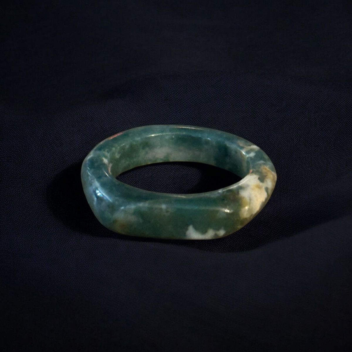 Vintage Vintage green Jade band ring Size ONE SIZE - 1 Thumbnail