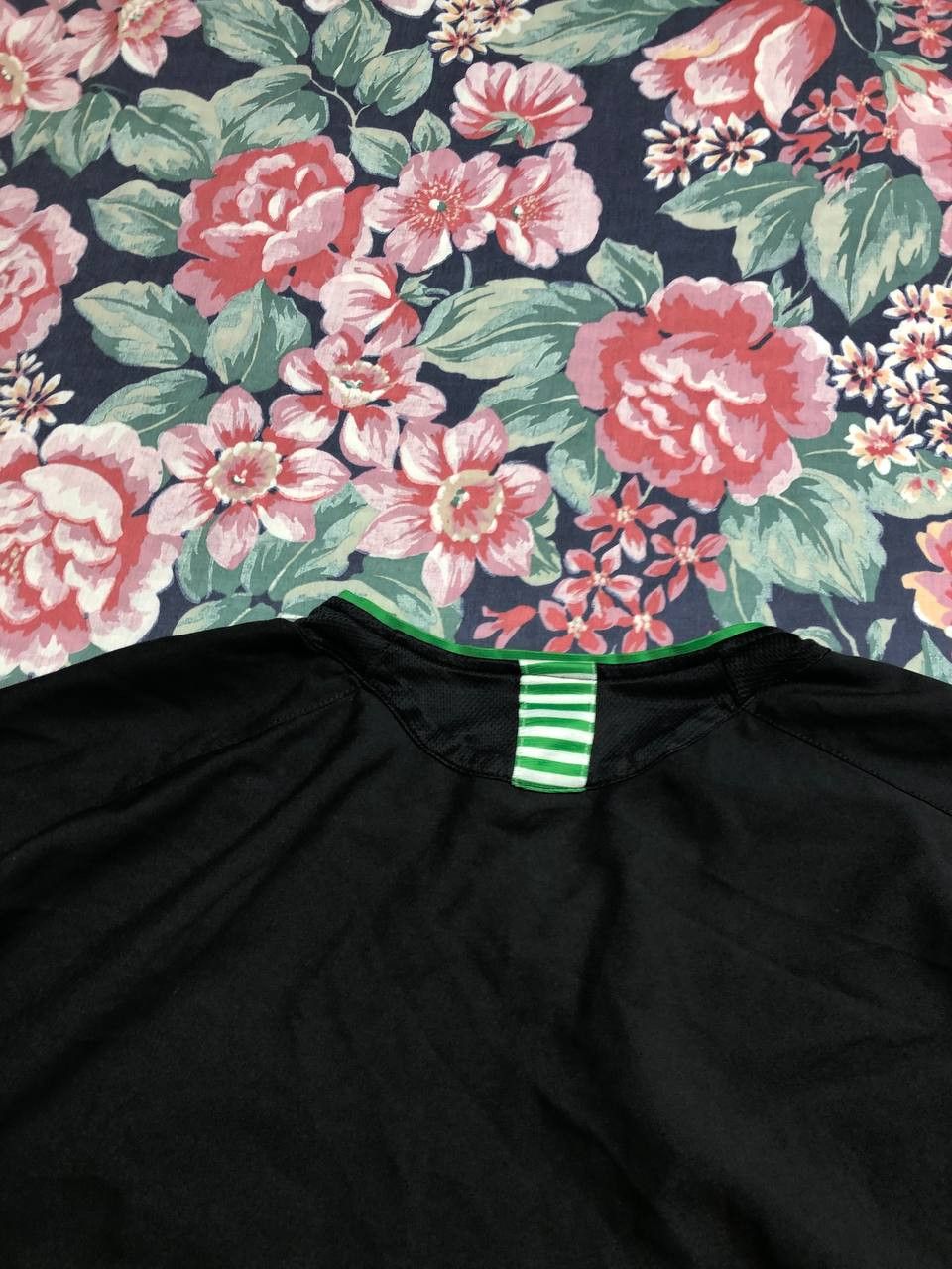 Nike Vintage Nike Soccer Jersey Size XL sportwear Size US XL / EU 56 / 4 - 10 Thumbnail