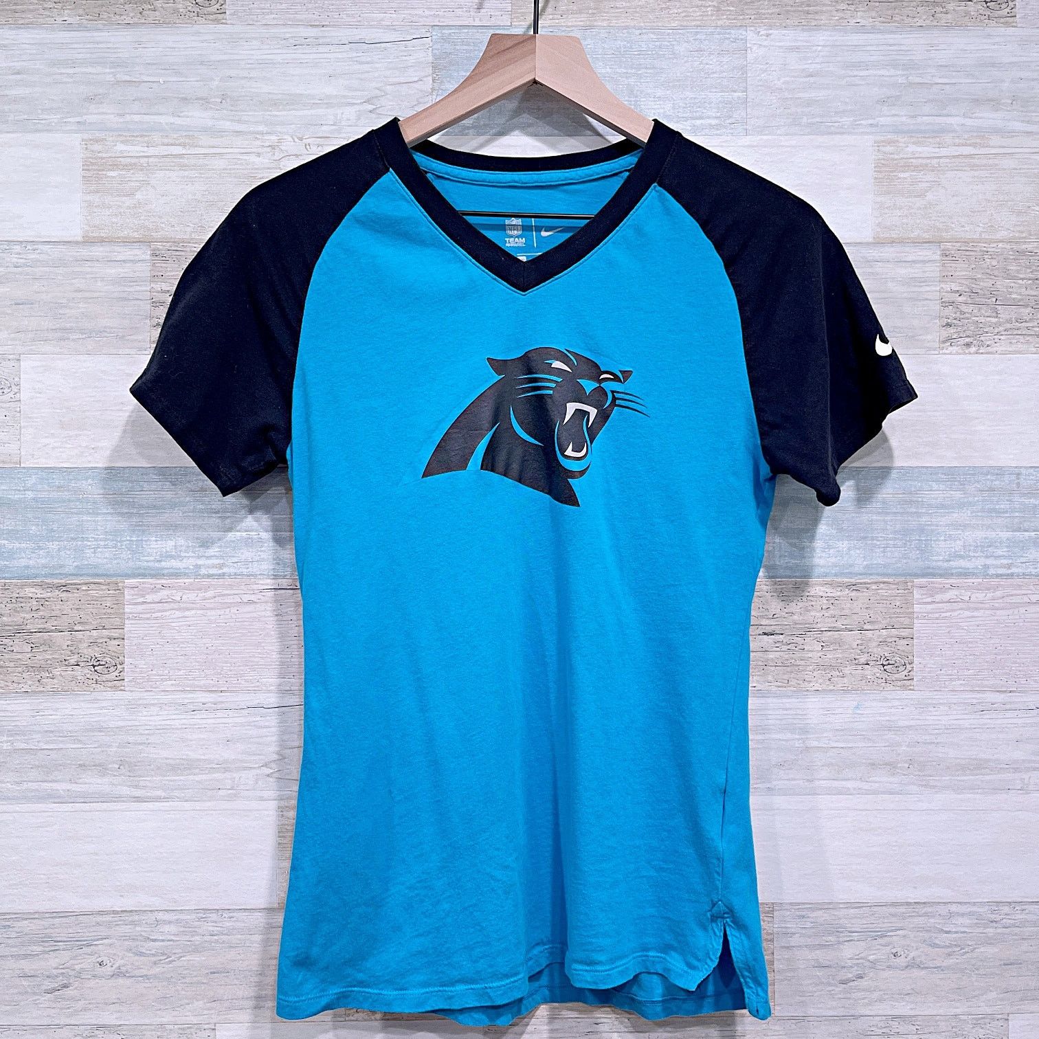 Nike CAROLINA PANTHERS Logo Raglan Tee Womens XS Size XS / US 0-2 / IT 36-38 - 1 Thumbnail