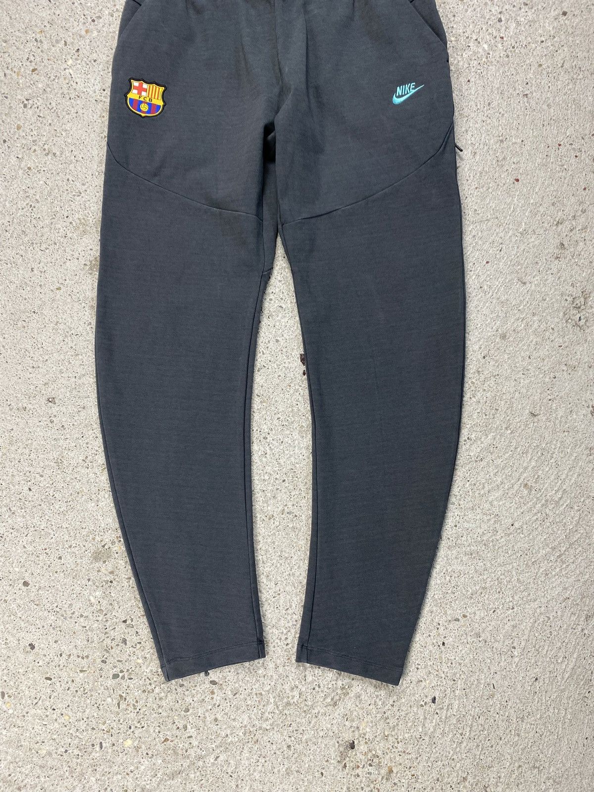 Nike Nike tech fleece fc barcelona gret swetapants football Size US 34 / EU 50 - 2 Thumbnail