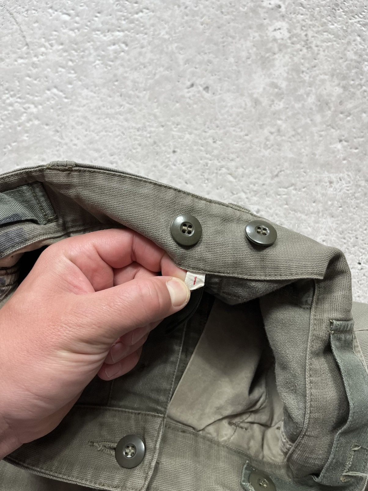 Vintage Vintage German Army Cargo Pants 1984 Olive Military Workwear Size US 30 / EU 46 - 11 Thumbnail