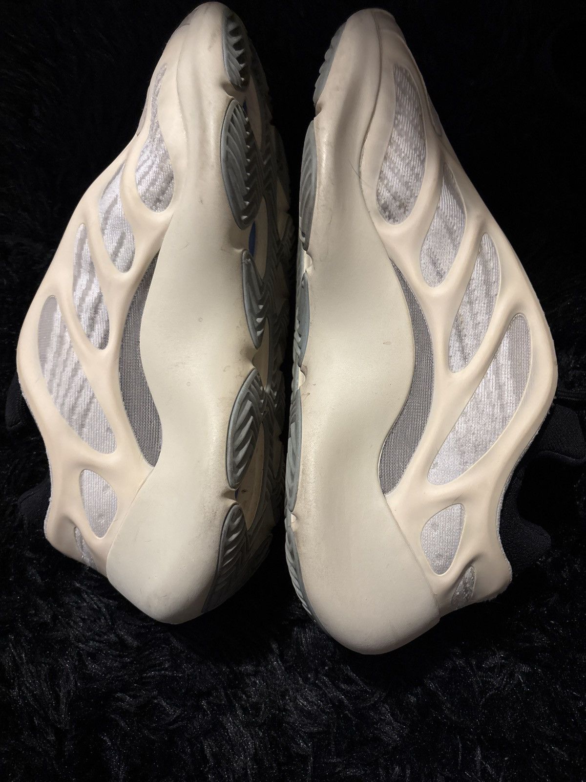 Yeezy Adidas Yeezy Boost 700 V3 Azael Size US 7.5 / EU 40-41 - 3 Thumbnail