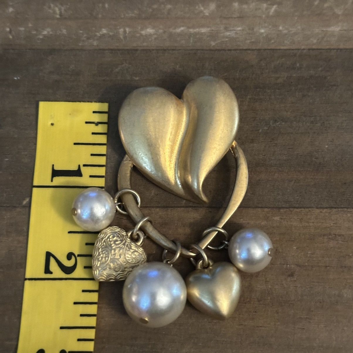 Vintage Vintage heart with pearls and hearts charms brooch Size ONE SIZE - 3 Thumbnail