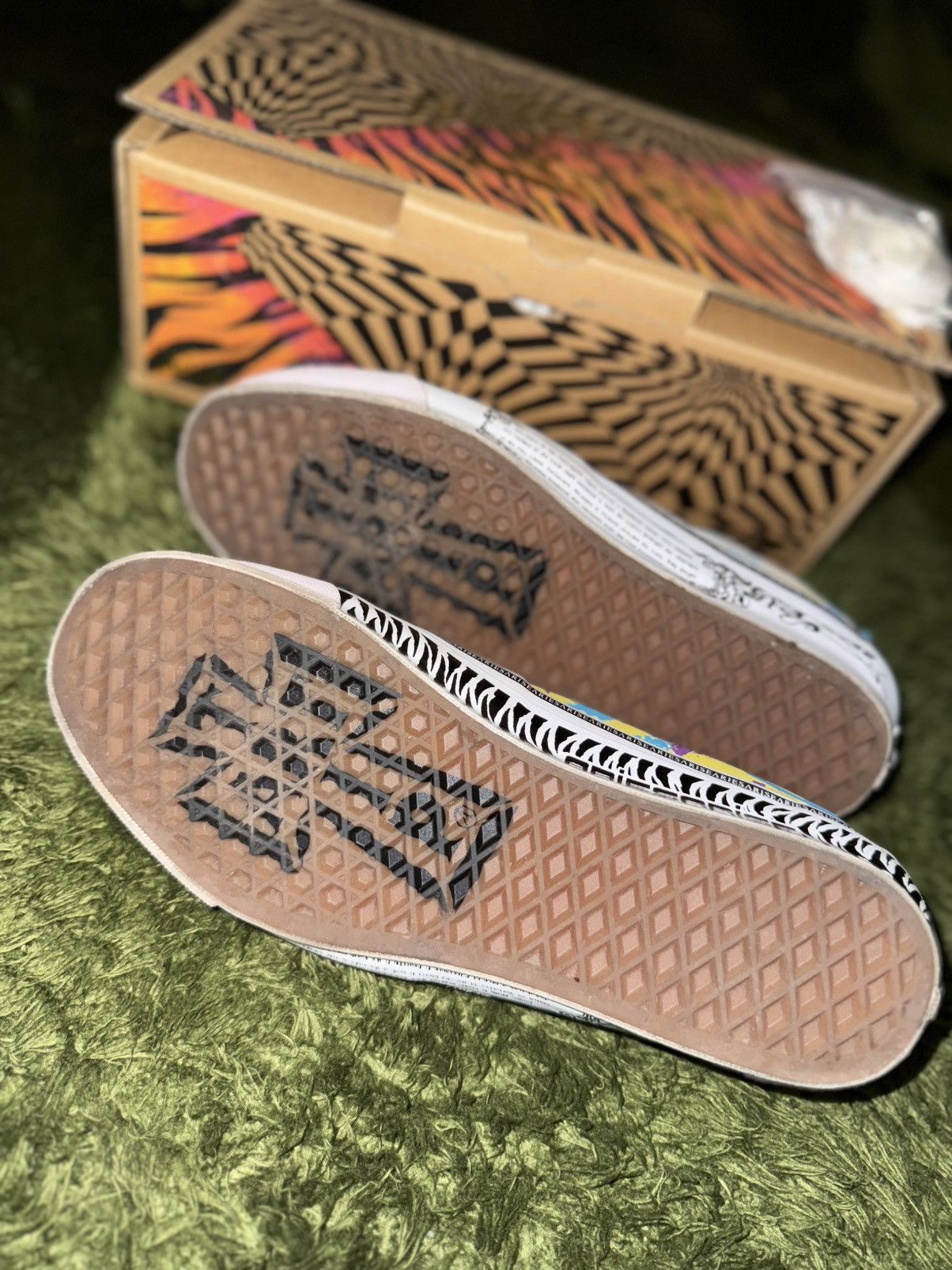 Vans [US10] Vans Vault x Aries Skate Mid Purple Size US 10 / EU 43 - 7 Thumbnail