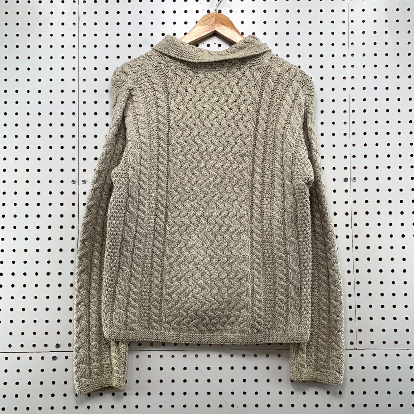 Vintage VINTAGE Aran Crafts Cardigan Shirt Women Small Beige 100% Merino Wool Cable Knit 60s? (Wait) Size S / US 4 / IT 40 - 2 Thumbnail
