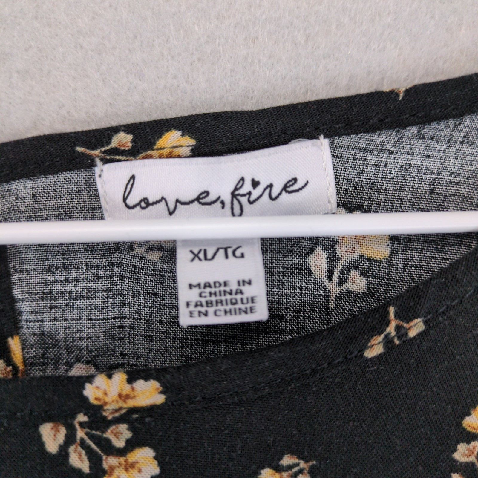 Other Love, Fire Women's XL Black Floral Puff Sleeve Crop Top Size XL / US 12-14 / IT 48-50 - 2 Thumbnail