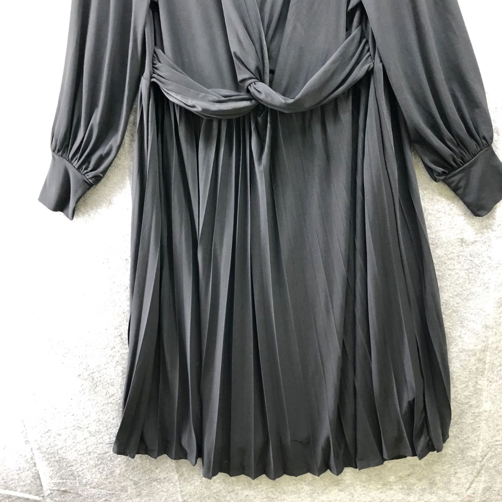 Vintage Eloquii Knot Front Pleated Skirt Dress Black Long Sleeve Knee Length 18 Plus Women A-Line V-Neck Jersey Knit Professional Wearable Dress Size XXL / US 16-18 / IT 52-54 - 4 Thumbnail