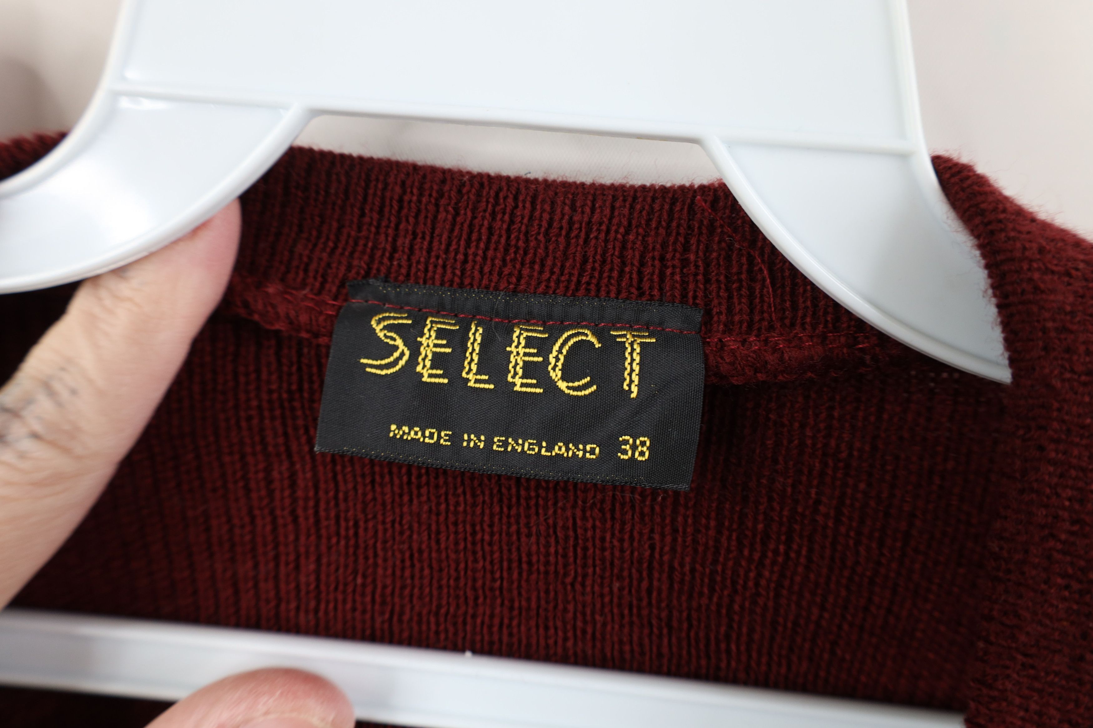 Vintage Vintage 70s 80s Golf Club England Knit V-Neck Sweater Red Size US L / EU 52-54 / 3 - 5 Thumbnail