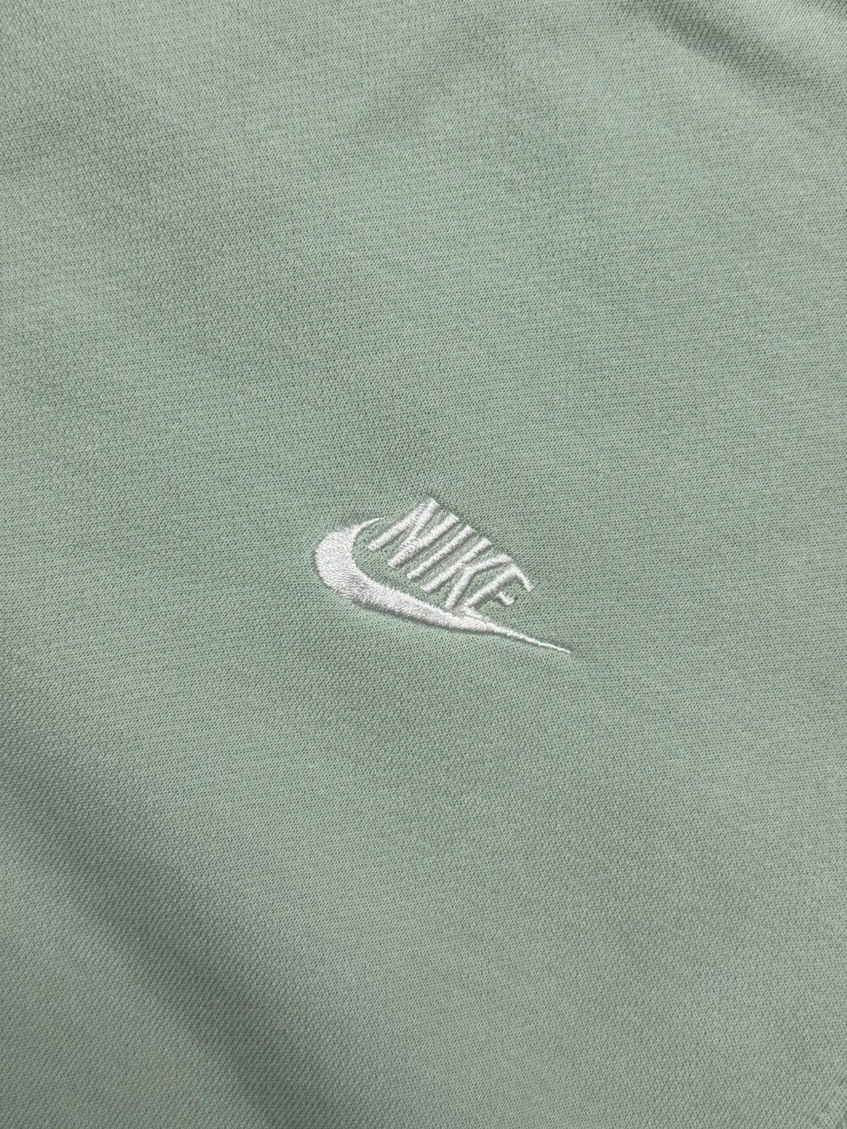 Nike Crewneck Nike Sportswear Club Boxy Swoosh Logo USA Size US S / EU 44-46 / 1 - 5 Thumbnail