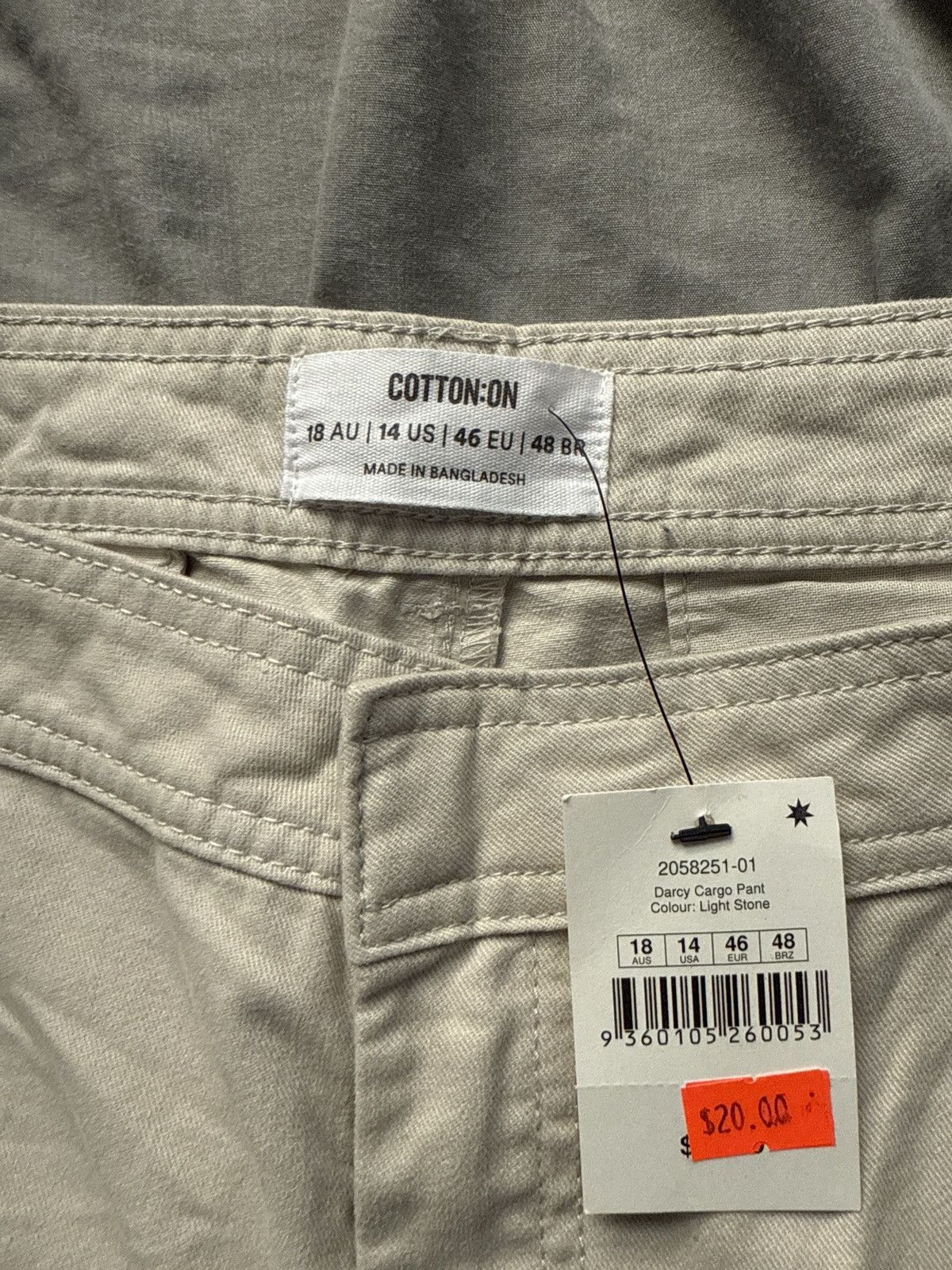 Cotton On Never worn beige cargos Size 36" / US 14 / IT 50 - 1 Thumbnail