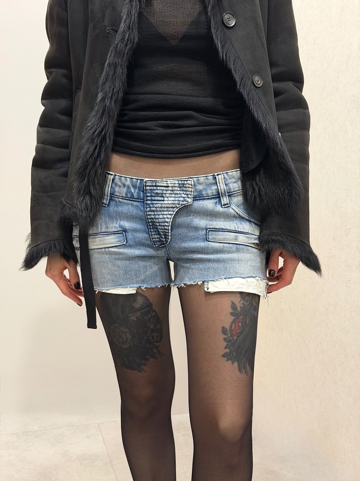 Balmain BALMAIN Decarnin SS 2009 Biker Denim Distressed Shorts jeans Size 28" / US 6 / IT 42 - 14 Thumbnail