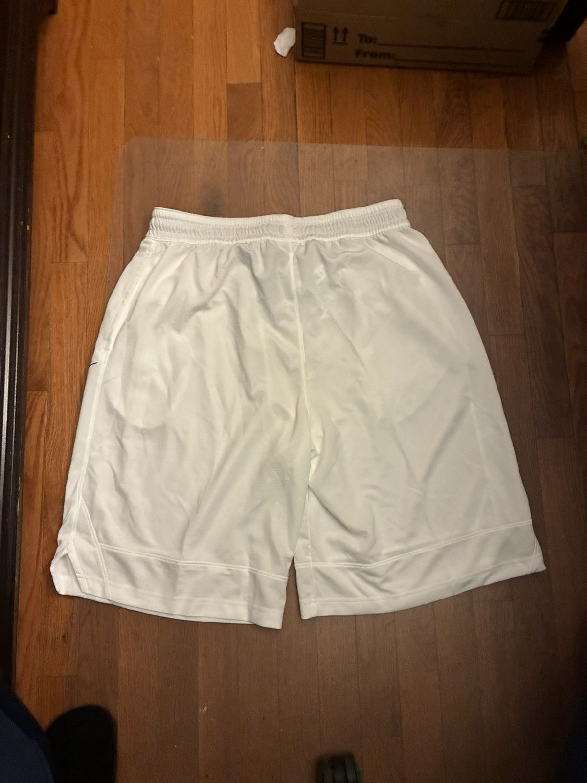 Nike Nike White Basketball Shorts Size XL #basketball #athletic Size US 36 / EU 52 - 2 Thumbnail