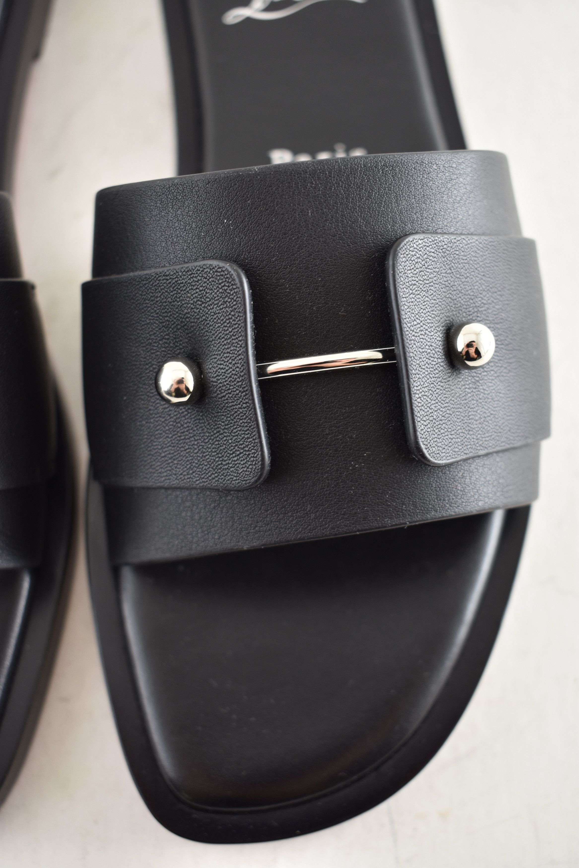 Christian Louboutin Chambelimule Donna Flat Black Calf Leather Slide Sandal 35 Size US 5 / IT 35 - 9 Thumbnail
